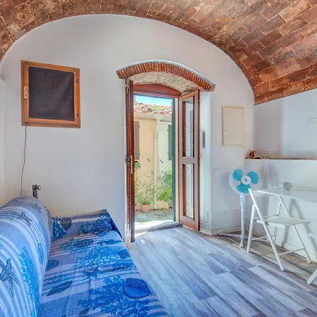 Vespa Mini-house In Elba Apartment